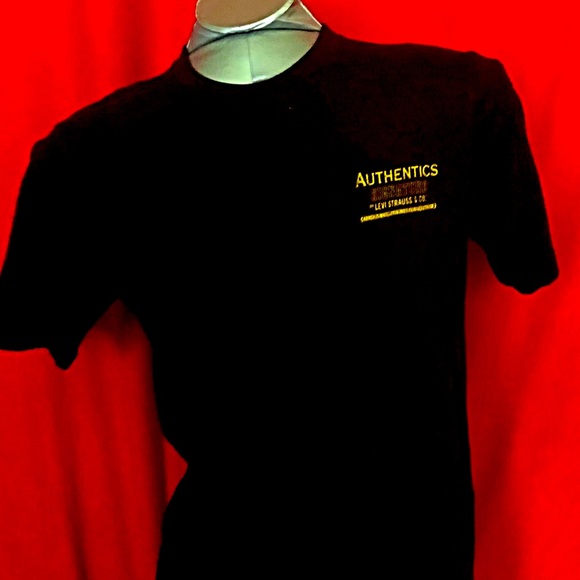 AUTHENTICS SIGNATURE LEVIS STRAUS - Black T-Shirt - Picture 1 of 3